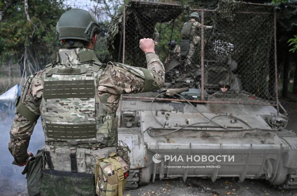 Боевая работа расчёта 240-мм самоходного миномёта 2С4 «Тюльпан» группировки войск «Центр» на Покровском (Красноармейском) направлении Боевая работа расчёта 240-мм самоходного миномёта 2С4 «Тюльпан» группировки войск «Центр» на Покровском (Красноармейском) направлении