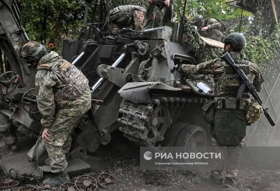 Боевая работа расчёта 240-мм самоходного миномёта 2С4 «Тюльпан» группировки войск «Центр» на Покровском (Красноармейском) направлении Боевая работа расчёта 240-мм самоходного миномёта 2С4 «Тюльпан» группировки войск «Центр» на Покровском (Красноармейском) направлении
