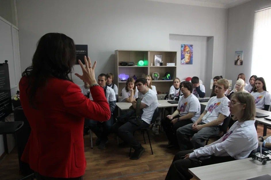 Друзья, творческие энтузиасты и любители прекрасного! Друзья, творческие энтузиасты и любители прекрасного!