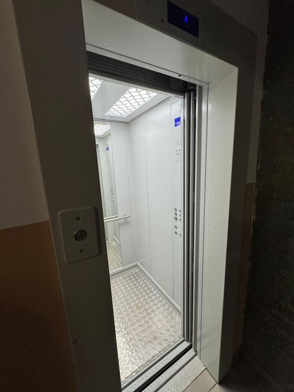 В ДНР с рабочим визитом приехал Александр Лазарев и убедился, что рабочие успевают закончить восстановление жилых домов В ДНР с рабочим визитом приехал Александр Лазарев и убедился, что рабочие успевают закончить восстановление жилых домов