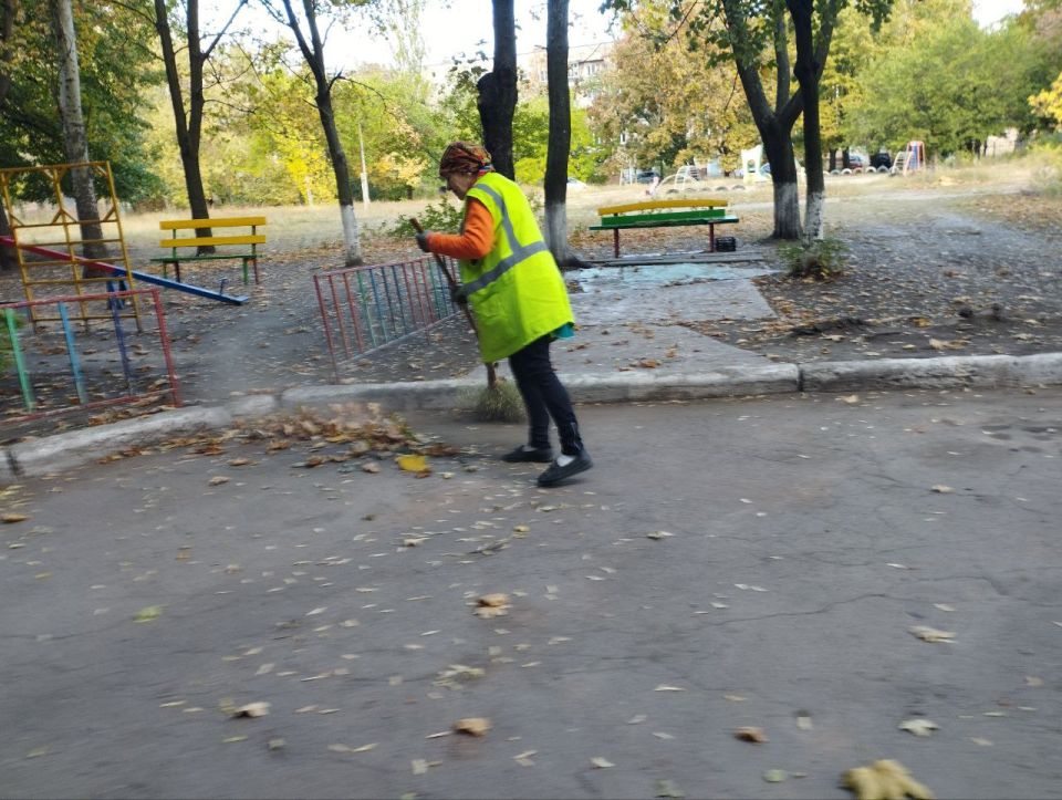Сегодня, 02 октября 2025 года, в рамках проекта «Городская среда», реализуемого Единой Россией , работники предприятий Кировского района приняли участие в традиционной экологической акции «Чистый четверг» Сегодня, 02 октября 2025 года, в рамках проекта «Городская среда», реализуемого Единой Россией , работники предприятий Кировского района приняли участие в традиционной экологической акции «Чистый четверг»
