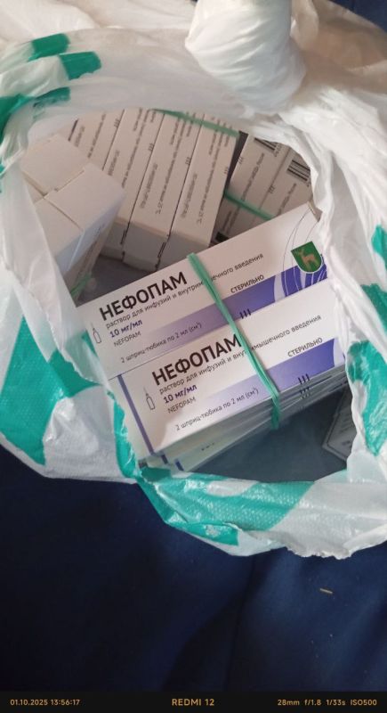 Так-с, ну что, с утра пораньше - развоз медицины Так-с, ну что, с утра пораньше - развоз медицины