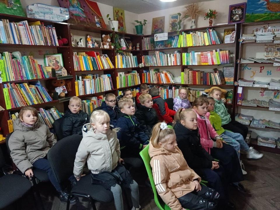2 октября, в рамках работы Центра популяризации русского языка и культуры, активисты Женского движения партии Единая Россия, работники Центральной городской детской библиотеки провели для учащихся 1 класса средней школы №4 ... 2 октября, в рамках работы Центра популяризации русского языка и культуры, активисты Женского движения партии Единая Россия, работники Центральной городской детской библиотеки провели для учащихся 1 класса средней школы №4 ...