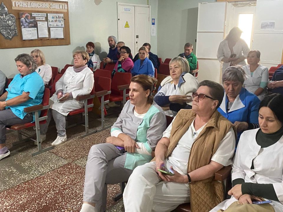 По поручению Главы ДНР Дениса Пушилина в Ворошиловском внутригордском районе продолжаются встречи с населением По поручению Главы ДНР Дениса Пушилина в Ворошиловском внутригордском районе продолжаются встречи с населением