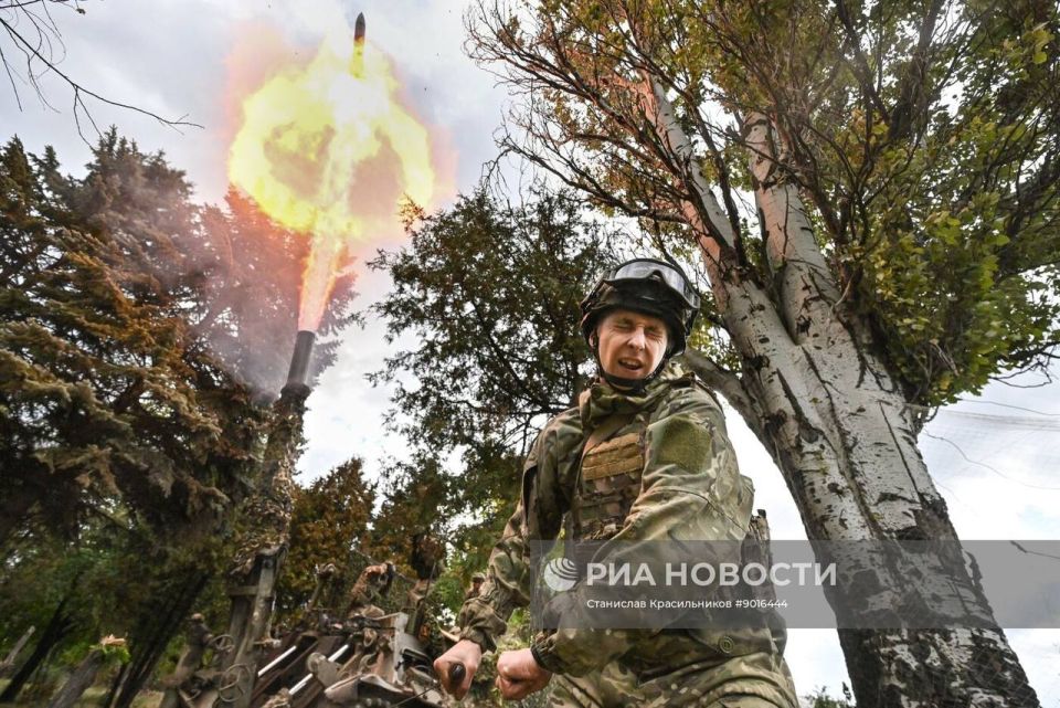 Боевая работа расчёта 240-мм самоходного миномёта 2С4 «Тюльпан» группировки войск «Центр» на Покровском (Красноармейском) направлении Боевая работа расчёта 240-мм самоходного миномёта 2С4 «Тюльпан» группировки войск «Центр» на Покровском (Красноармейском) направлении