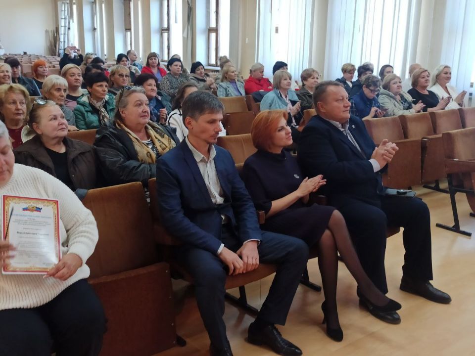 Валентин Левченко: Сегодня в Управе прошел праздничный концерт, приуроченный к Дню учителя! Валентин Левченко: Сегодня в Управе прошел праздничный концерт, приуроченный к Дню учителя!
