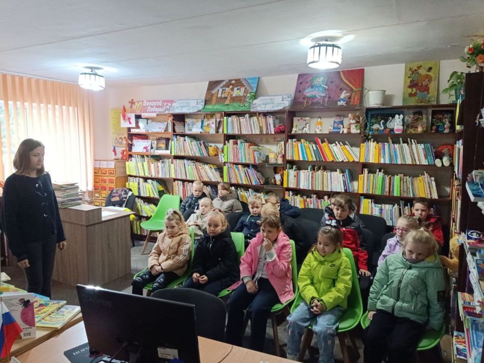 2 октября, в рамках работы Центра популяризации русского языка и культуры, активисты Женского движения партии Единая Россия, работники Центральной городской детской библиотеки провели для учащихся 1 класса средней школы №4 ... 2 октября, в рамках работы Центра популяризации русского языка и культуры, активисты Женского движения партии Единая Россия, работники Центральной городской детской библиотеки провели для учащихся 1 класса средней школы №4 ...