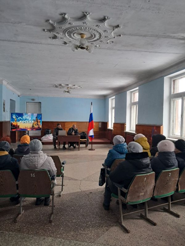 Начальник Староигнатьевского территориального отдела провел встречу с жителями села Староигнатьевка, где собравшиеся могли задать интересующие вопросы Начальник Староигнатьевского территориального отдела провел встречу с жителями села Староигнатьевка, где собравшиеся могли задать интересующие вопросы