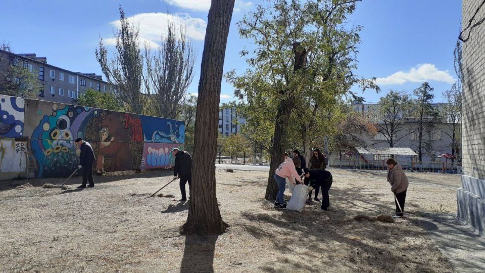 В Снежном продолжается акция «Чистая страна» В Снежном продолжается акция «Чистая страна»