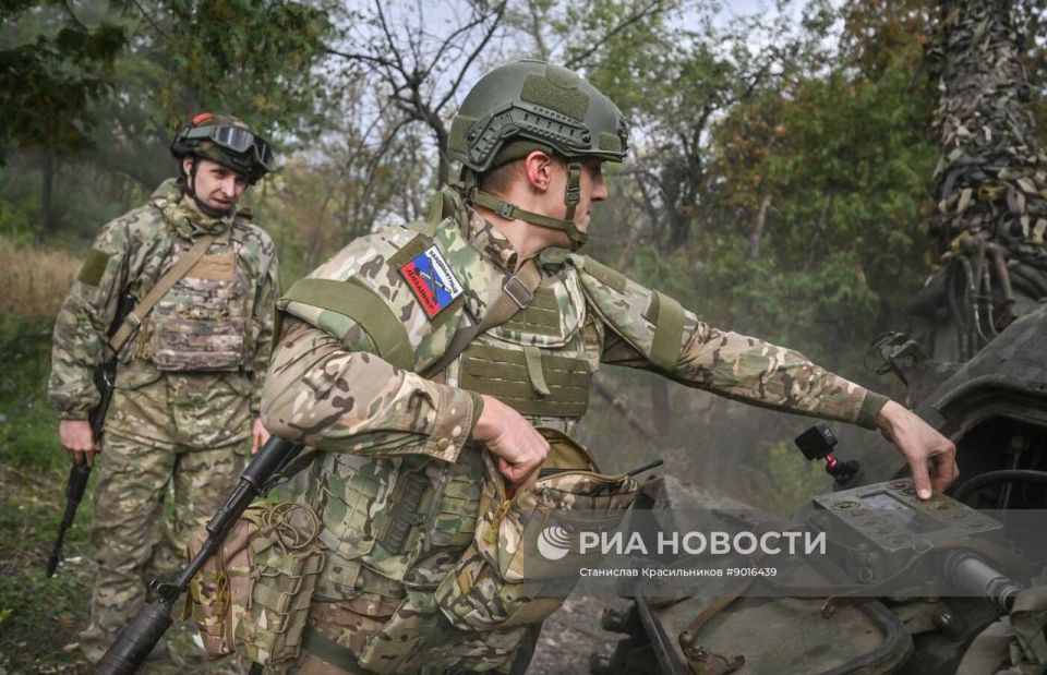 Боевая работа расчёта 240-мм самоходного миномёта 2С4 «Тюльпан» группировки войск «Центр» на Покровском (Красноармейском) направлении Боевая работа расчёта 240-мм самоходного миномёта 2С4 «Тюльпан» группировки войск «Центр» на Покровском (Красноармейском) направлении
