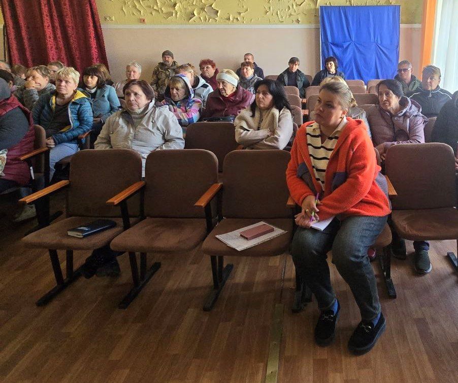 Сергей Желновач: Встретился сегодня с жителями п. Новолуганское Сергей Желновач: Встретился сегодня с жителями п. Новолуганское