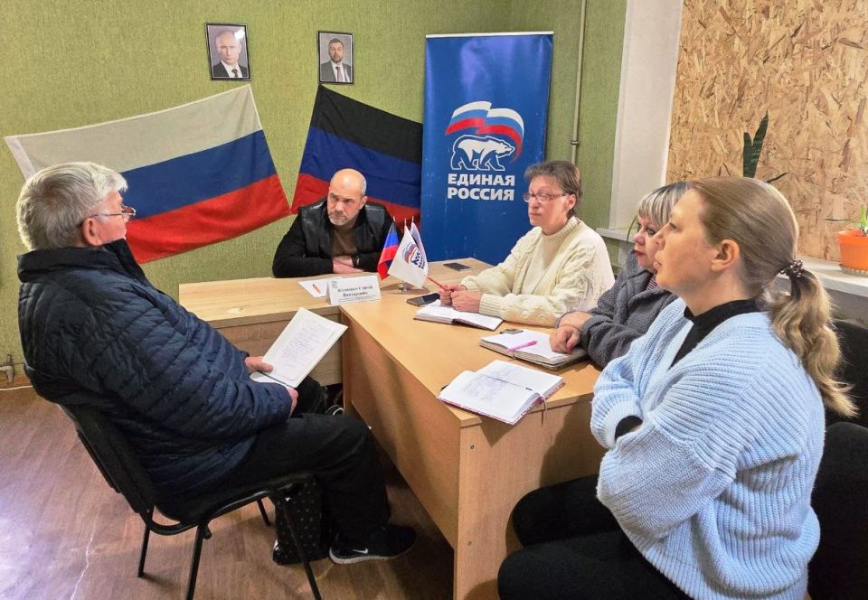 Сергей Желновач: Сегодня, в общественной приемной Всероссийской политической партии «Единая Россия» г.Светлодарск провел прием граждан Сергей Желновач: Сегодня, в общественной приемной Всероссийской политической партии «Единая Россия» г.Светлодарск провел прием граждан