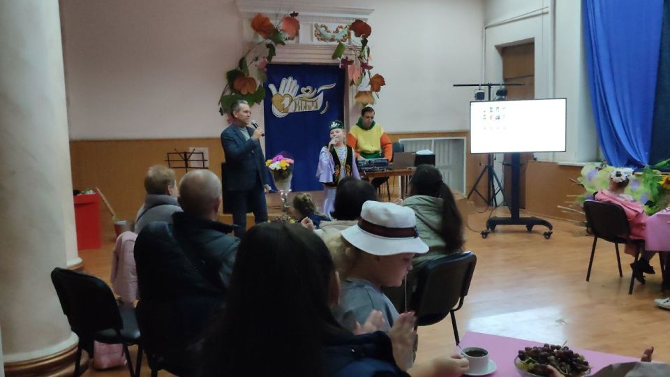 1 октября во Дворце культуры им. Т.Г. Шевченко г. Донецка состоялась душевная литературно-музыкальная гостиная «Мелодия жизни»! 1 октября во Дворце культуры им. Т.Г. Шевченко г. Донецка состоялась душевная литературно-музыкальная гостиная «Мелодия жизни»!