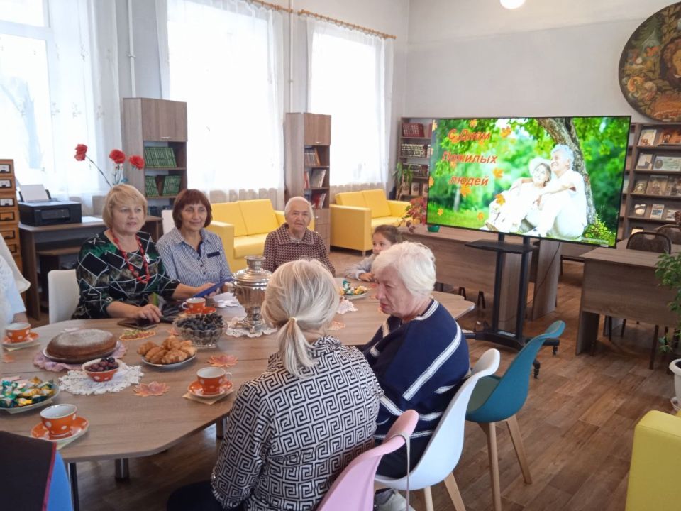1 октября Международный день пожилых людей, который отмечается в Российской Федерации с 1992 года 1 октября Международный день пожилых людей, который отмечается в Российской Федерации с 1992 года