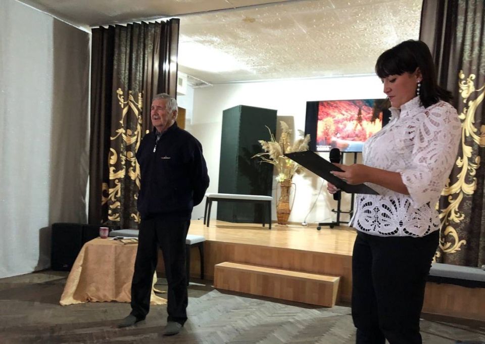 В Ждановке прошло праздничное мероприятие «Осенняя чайная» ко Дню пожилого человека В Ждановке прошло праздничное мероприятие «Осенняя чайная» ко Дню пожилого человека