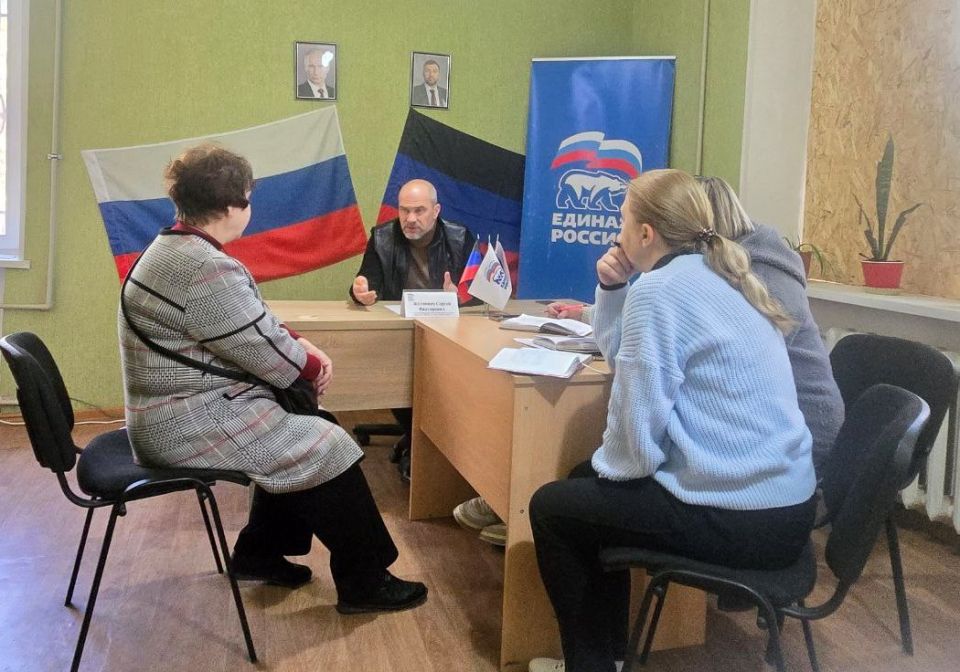 Сергей Желновач: Сегодня, в общественной приемной Всероссийской политической партии «Единая Россия» г.Светлодарск провел прием граждан Сергей Желновач: Сегодня, в общественной приемной Всероссийской политической партии «Единая Россия» г.Светлодарск провел прием граждан