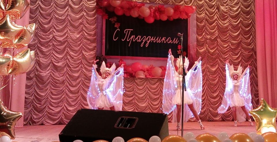 Наталья Бегуненко: Во «Дворце культуры им. Г.И.Петровского» состоялся праздничный концерт, приуроченный ко Дню учителя Наталья Бегуненко: Во «Дворце культуры им. Г.И.Петровского» состоялся праздничный концерт, приуроченный ко Дню учителя