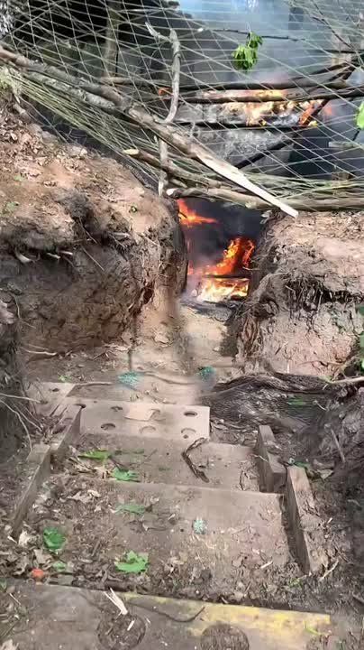 Чингис Дамбиев: Уничтоженная в Донецкой Народной Республике украинская 155-мм САУ PzH 2000 немецкого производства