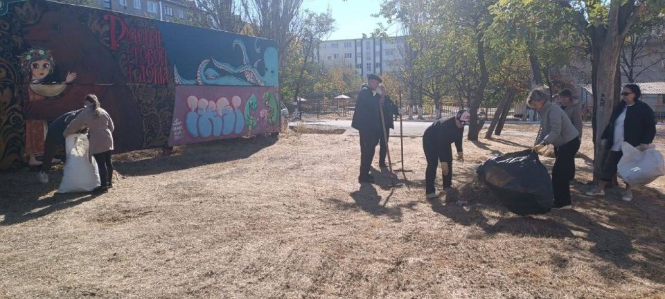 В Снежном продолжается акция «Чистая страна» В Снежном продолжается акция «Чистая страна»