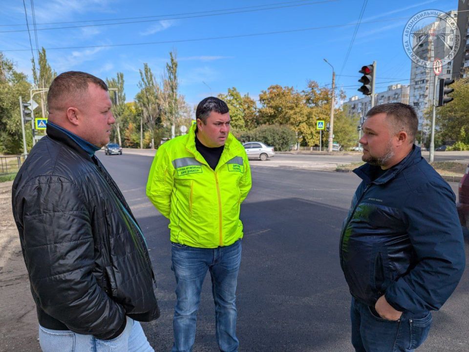 На Ленинском проспекте в Донецке дорожники приступили к устройству выравнивающего слоя асфальтобетонного покрытия На Ленинском проспекте в Донецке дорожники приступили к устройству выравнивающего слоя асфальтобетонного покрытия