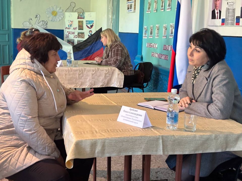 Наталья Великодная: Провела встречу с жителями села Первомайское в Тельмановском округе в формате "Выездная администрация" Наталья Великодная: Провела встречу с жителями села Первомайское в Тельмановском округе в формате "Выездная администрация"
