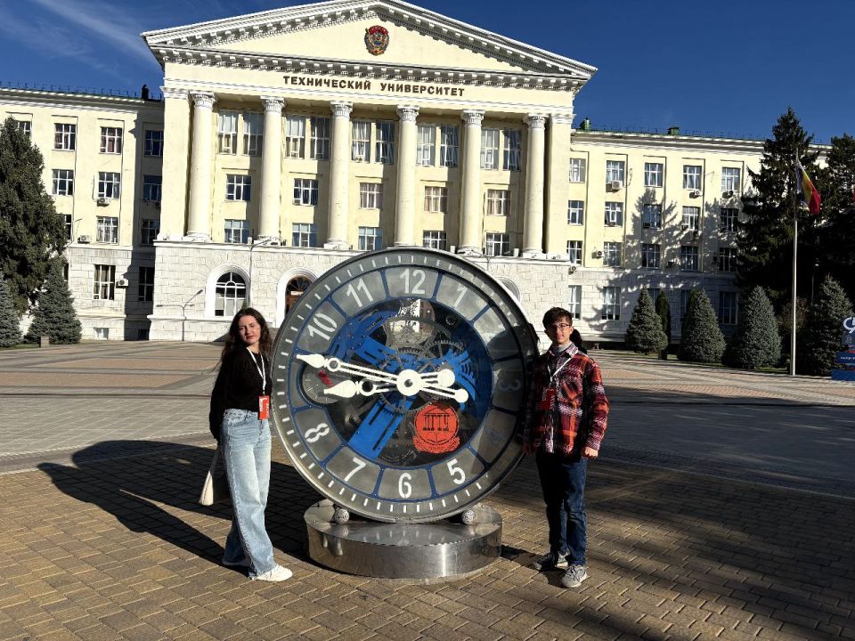 2 октября в Ростове-на-Дону на базе ДГТУ стартовал Vl Медиафорум "Южный рубеж" 2 октября в Ростове-на-Дону на базе ДГТУ стартовал Vl Медиафорум "Южный рубеж"