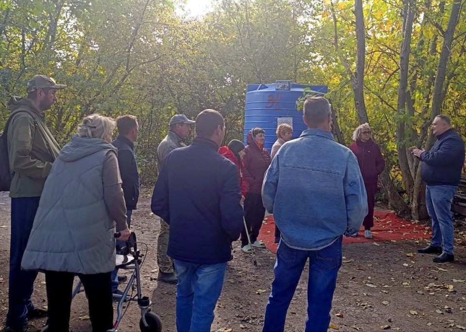 Иван Адамец: Заместитель руководителя управы Куйбышевского района Алексей Шлапак провел встречу с жителями по улице Паскаля Иван Адамец: Заместитель руководителя управы Куйбышевского района Алексей Шлапак провел встречу с жителями по улице Паскаля