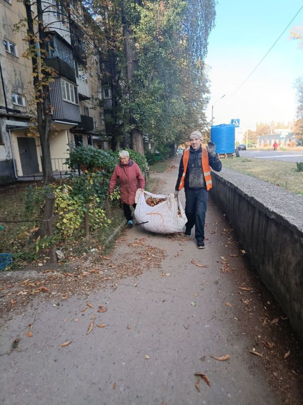 Елена Рязанцева: Сегодня, 03.10.2025 года, силами сотрудников жилищно-коммунальных предприятий Пролетарского внутригородского района г. Донецка были выполнены следующие работы: Елена Рязанцева: Сегодня, 03.10.2025 года, силами сотрудников жилищно-коммунальных предприятий Пролетарского внутригородского района г. Донецка были выполнены следующие работы: