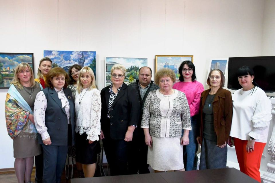 В Донецком художественном музее ко Дню учителя подготовили праздничную программу В Донецком художественном музее ко Дню учителя подготовили праздничную программу