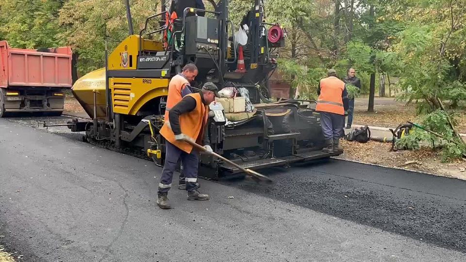 Роман Конев: О дорожных работах МУНИЦИПАЛЬНОГО УНИТАРНОГО ПРЕДПРИЯТИЯ «ПРОСТОР» АДМИНИСТРАЦИИ ГОРОДСКОГО ОКРУГА ГОРЛОВКА ДОНЕЦКОЙ НАРОДНОЙ РЕСПУБЛИКИ Сотрудниками предприятия регулярно выполняются работы по...