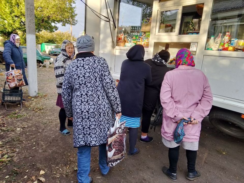 С 1 по 3 октября 2025 года осуществлена выездная торговля с использованием автомагазинов в населенных пунктах городских округов Донецк, Докучаевск, Горловка, Мариуполь, на территории г С 1 по 3 октября 2025 года осуществлена выездная торговля с использованием автомагазинов в населенных пунктах городских округов Донецк, Докучаевск, Горловка, Мариуполь, на территории г