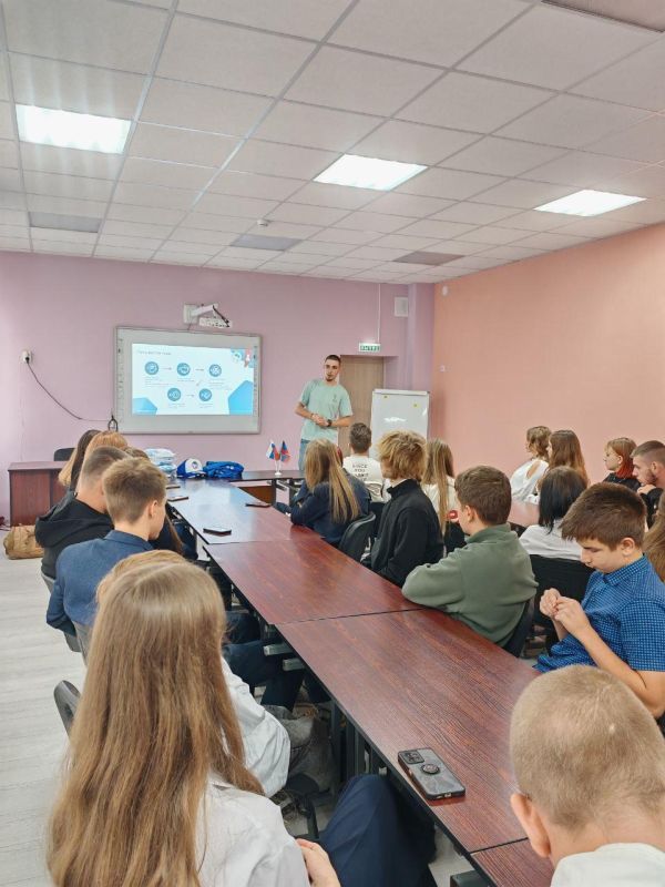 Сергей Желновач: Камчатские специалисты провели работу со школьниками Светлодарска Сергей Желновач: Камчатские специалисты провели работу со школьниками Светлодарска