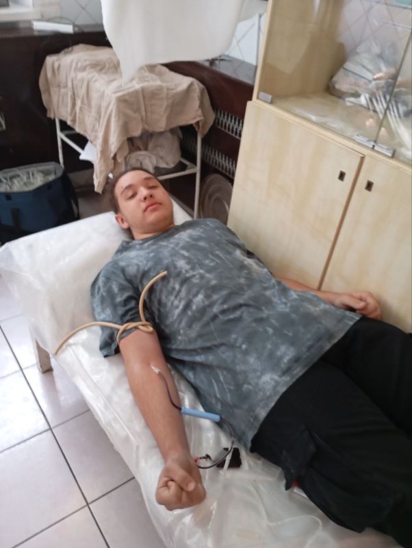 В локомотивном депо Дебальцево прошла юбилейная, десятая акция по добровольной сдаче крови и ее компонентов В локомотивном депо Дебальцево прошла юбилейная, десятая акция по добровольной сдаче крови и ее компонентов
