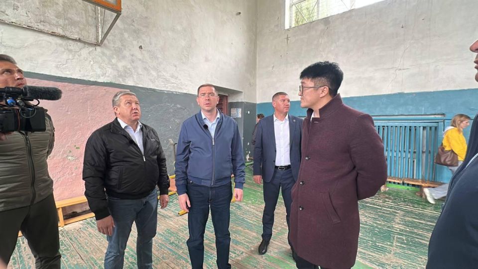 Александр Шатов: Представители Сахалинской области планируют включить школу № 2 в Шахтерске в план работ на 2026 год Александр Шатов: Представители Сахалинской области планируют включить школу № 2 в Шахтерске в план работ на 2026 год