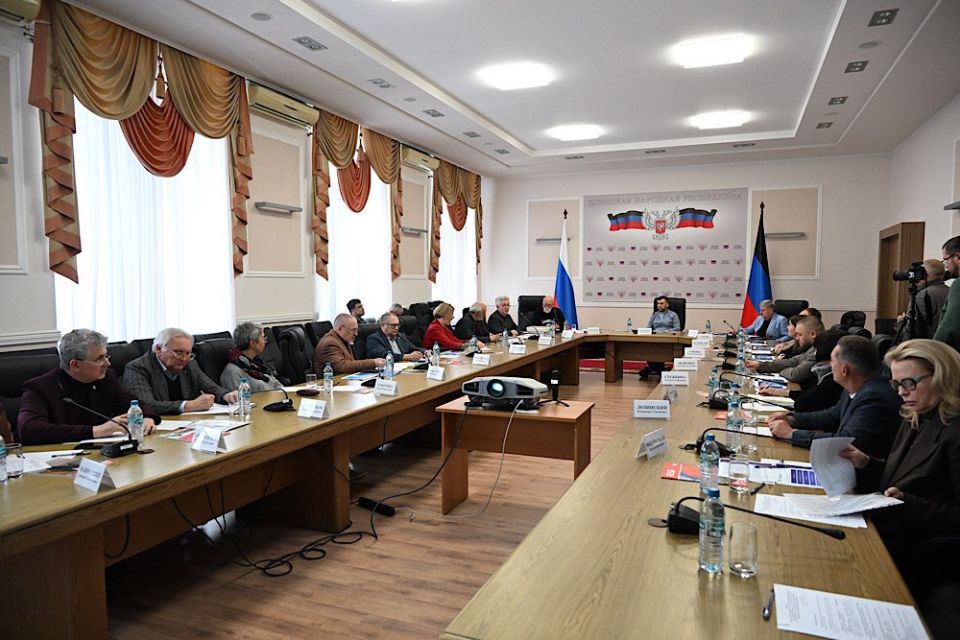 Денис Пушилин: Предложил Союзу архитекторов России вместе разработать уникальный архитектурный стиль Донбасса Денис Пушилин: Предложил Союзу архитекторов России вместе разработать уникальный архитектурный стиль Донбасса