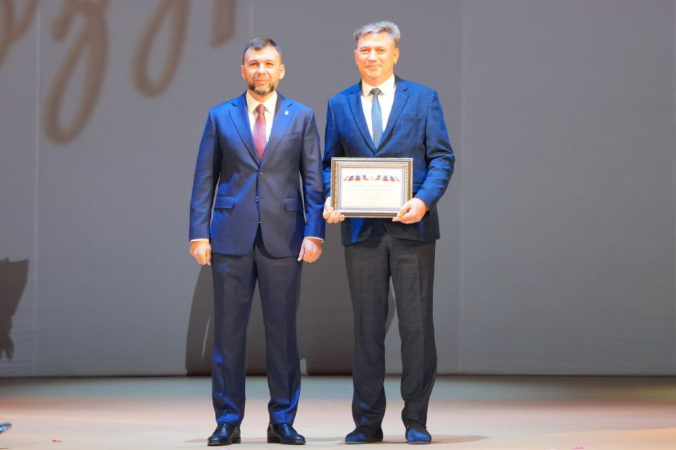 Олег Трофимов: В Республике состоялось торжественное мероприятие, посвященное Дню учителя Олег Трофимов: В Республике состоялось торжественное мероприятие, посвященное Дню учителя