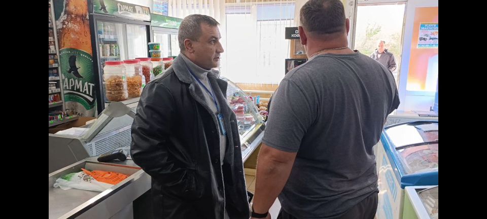 Иван Приходько: Активисты Народного контроля проверили ряд магазинов Горловки Иван Приходько: Активисты Народного контроля проверили ряд магазинов Горловки