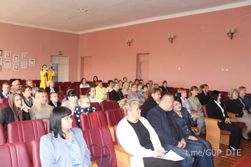 ВИЗИТ СЕРГЕЯ ПОЛХОВА В ПОДШЕФНУЮ ДОНЕЦКУЮ ШКОЛУ ВИЗИТ СЕРГЕЯ ПОЛХОВА В ПОДШЕФНУЮ ДОНЕЦКУЮ ШКОЛУ