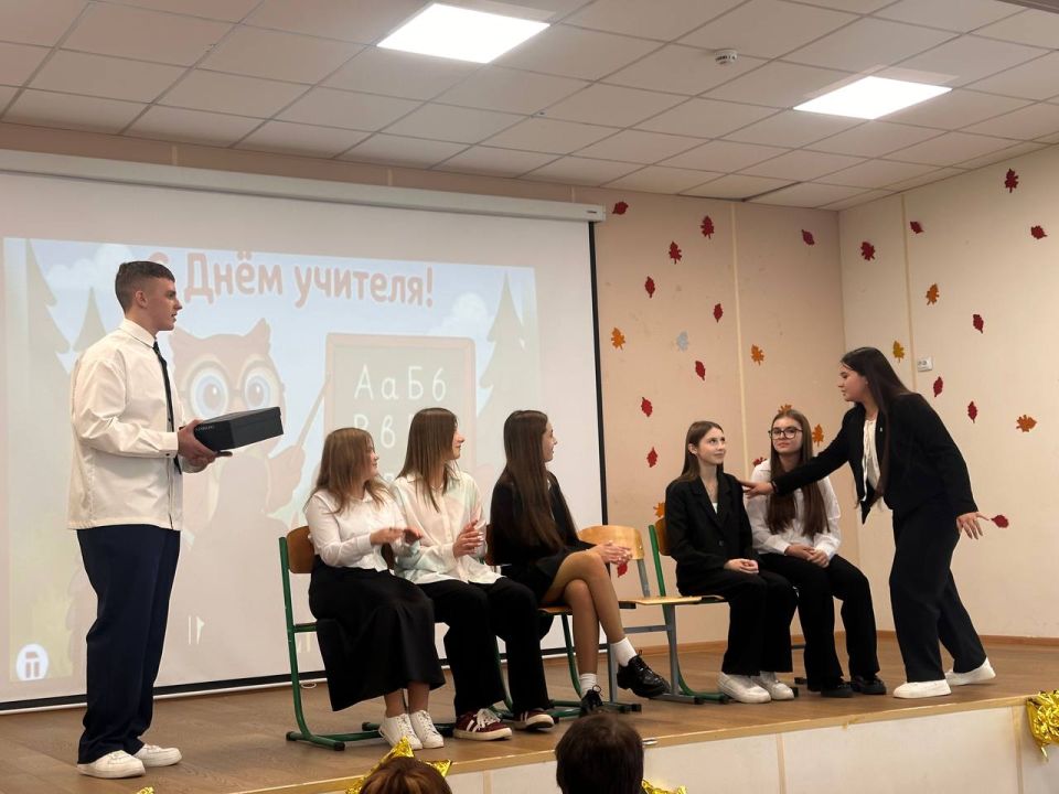 Наталья Великодная: День самоуправления в Тельмановской гимназии Наталья Великодная: День самоуправления в Тельмановской гимназии