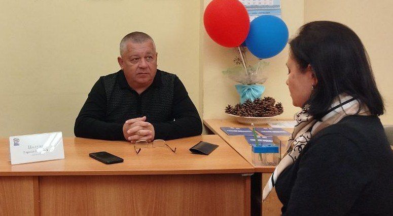 ПРИЕМЫ ГРАЖДАН. На текущей неделе депутаты Донецкого городского совета Эдуард Либерман, Герман Полунин, Евгений Селютин и Сергей Ткаченко провели приемы граждан в закреплённых районах города ПРИЕМЫ ГРАЖДАН. На текущей неделе депутаты Донецкого городского совета Эдуард Либерман, Герман Полунин, Евгений Селютин и Сергей Ткаченко провели приемы граждан в закреплённых районах города