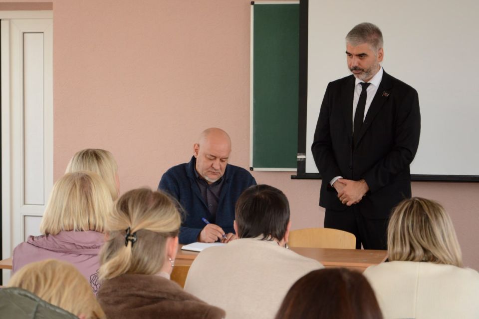 Алексей Дорофеев: Нет ничего ценнее прямого диалога, когда можно посмотреть друг другу в глаза и говорить начистоту Алексей Дорофеев: Нет ничего ценнее прямого диалога, когда можно посмотреть друг другу в глаза и говорить начистоту