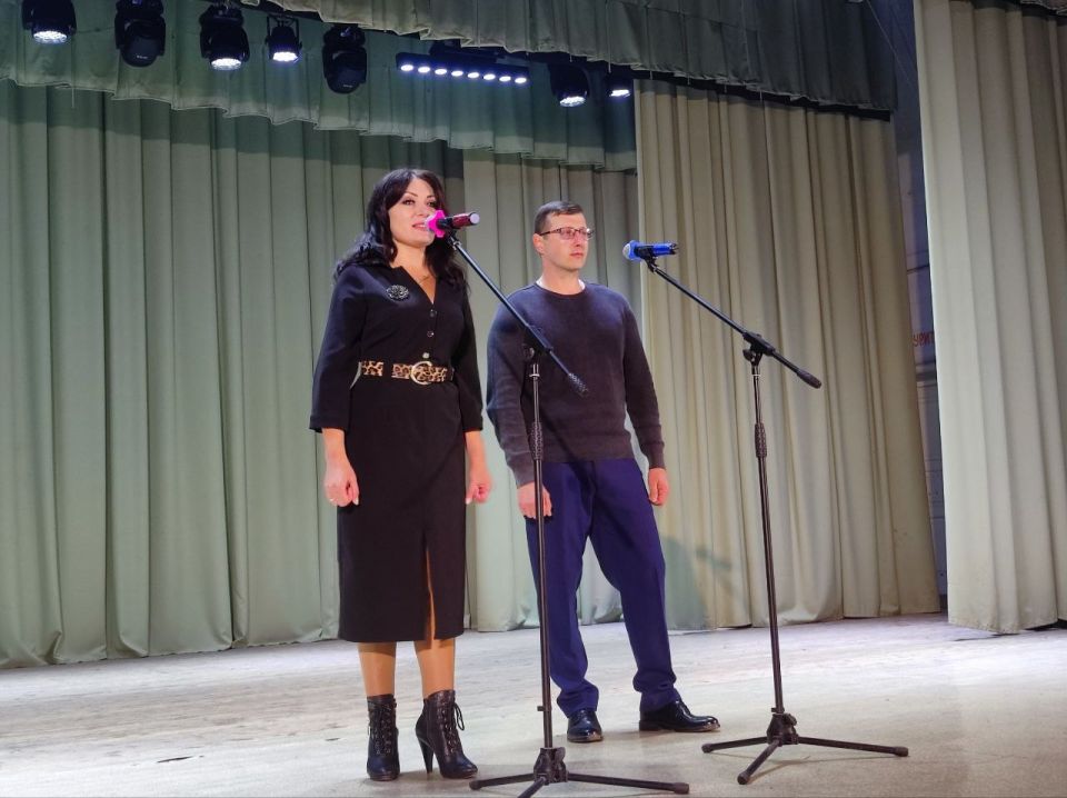 Александр Качанов: Праздник в честь учителей прошел в Докучаевске Александр Качанов: Праздник в честь учителей прошел в Докучаевске