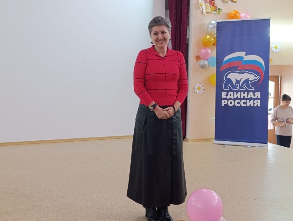 Иван Адамец: Творческий подарок педагогам: в школе №51 прошел праздничный концерт Иван Адамец: Творческий подарок педагогам: в школе №51 прошел праздничный концерт