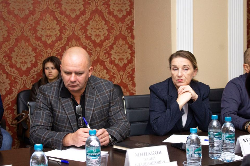 В Народном Совете обсудили организацию деятельности «Единого регионального фонда по управлению многоквартирными домами на территории ДНР» В Народном Совете обсудили организацию деятельности «Единого регионального фонда по управлению многоквартирными домами на территории ДНР»