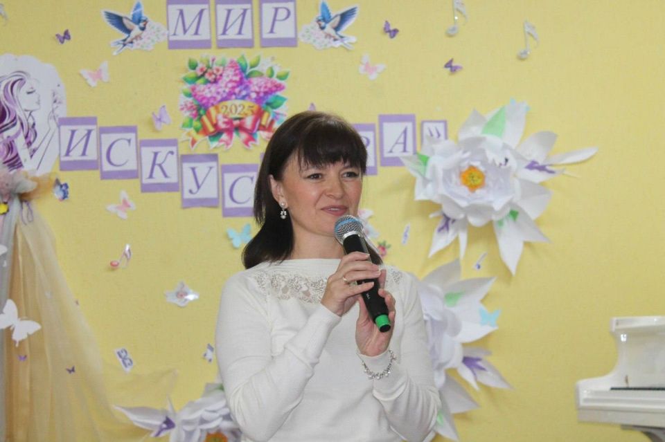 В Мангушской детской школе искусств состоялся торжественный праздник, посвященный Дню учителя В Мангушской детской школе искусств состоялся торжественный праздник, посвященный Дню учителя