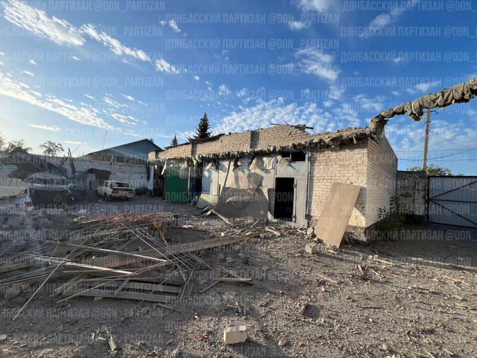 Владислав Шурыгин: Красный Лиман. 03.10.2025 в 21:45 зарегистрировано попадание авиабомбы ФАБ-250 с УМПК по городу