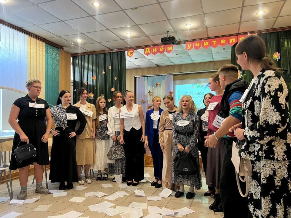 В школе Ждановки прошел концерт ко Дню учителя В школе Ждановки прошел концерт ко Дню учителя