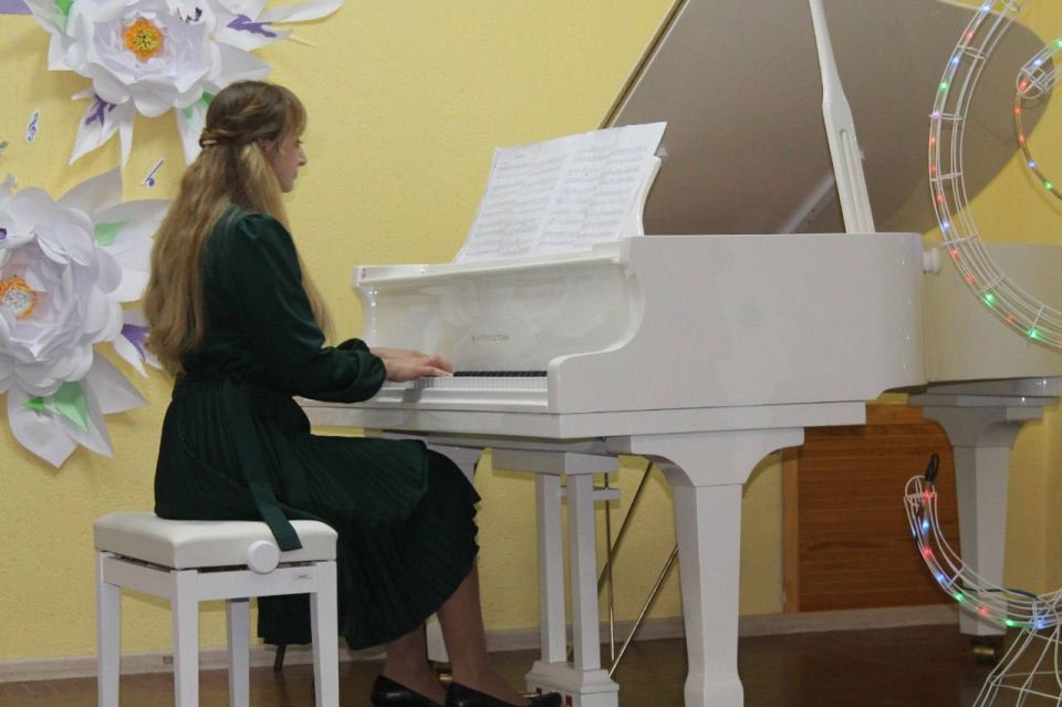 В Мангушской детской школе искусств состоялся торжественный праздник, посвященный Дню учителя В Мангушской детской школе искусств состоялся торжественный праздник, посвященный Дню учителя