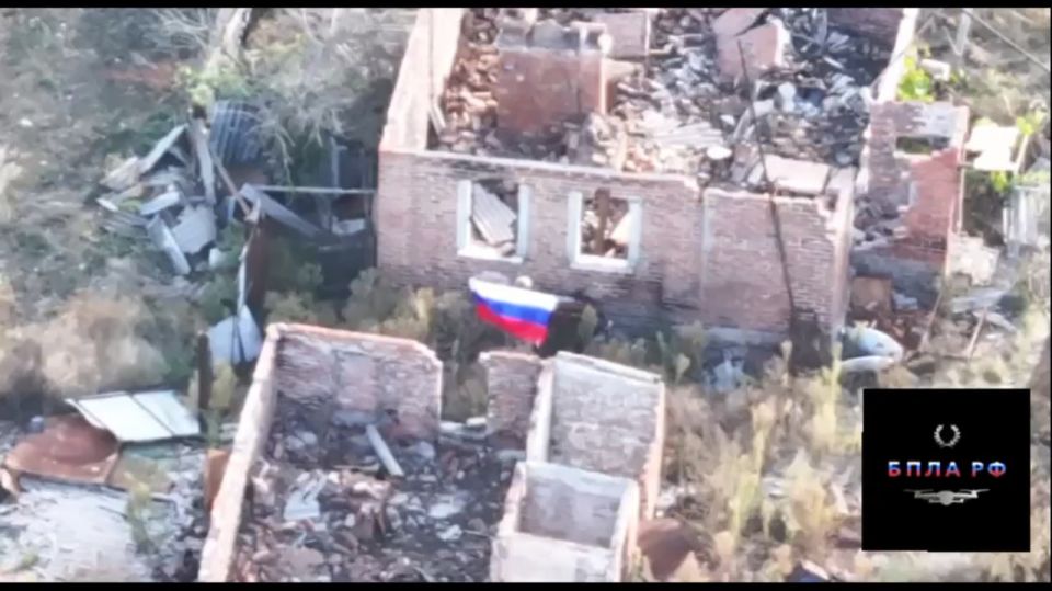 Российские мотострелки из 85-й ОМСБр 3-й ОА ГрВ "Юг" показали кадры освобождения н. п. Фёдоровка на южном участке Северского направления в ДНР Российские мотострелки из 85-й ОМСБр 3-й ОА ГрВ "Юг" показали кадры освобождения н. п. Фёдоровка на южном участке Северского направления в ДНР