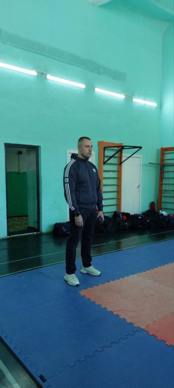 Сегодня в Харцызске в СОК «Витязь» прошла тренировка сборной ДНР по боксу Сегодня в Харцызске в СОК «Витязь» прошла тренировка сборной ДНР по боксу